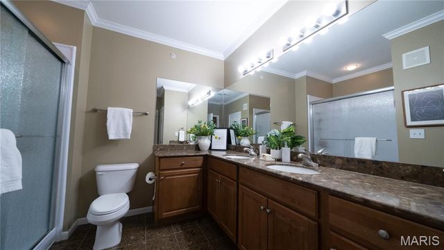 1251 Strassner Drive 2205, Brentwood, MO 63144