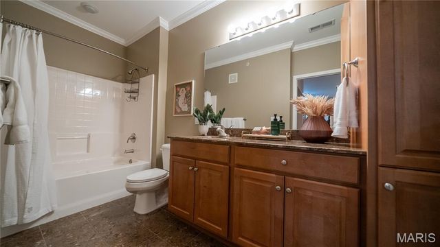 1251 Strassner Drive 2205, Brentwood, MO 63144