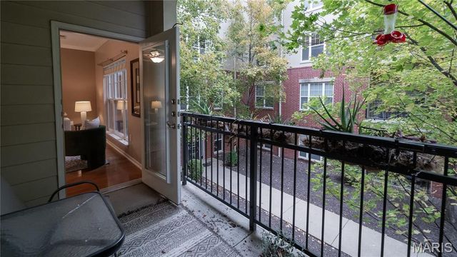 1251 Strassner Drive 2205, Brentwood, MO 63144