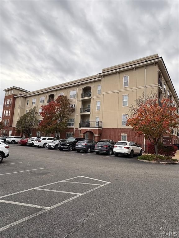 1251 Strassner Drive 2205, Brentwood, MO 63144