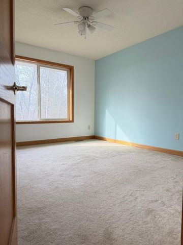 38634 Henna Circle, North Branch, MN 55056