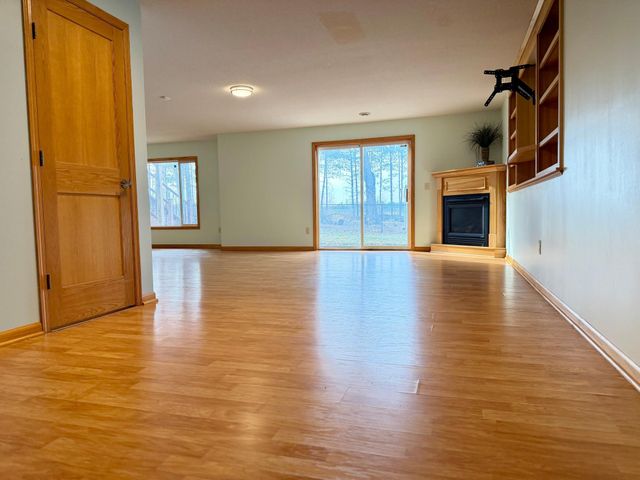 38634 Henna Circle, North Branch, MN 55056
