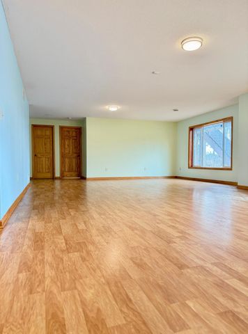 38634 Henna Circle, North Branch, MN 55056