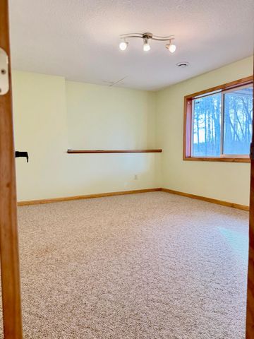 38634 Henna Circle, North Branch, MN 55056
