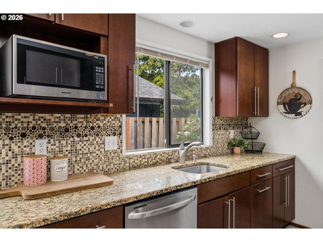 2775 ELYSIUM Ave, Eugene, OR 97401