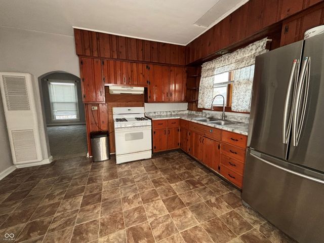 1117 S Lebanon Street, Lebanon, IN 46052