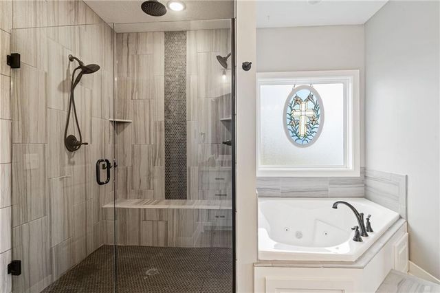 13 Timber Creek Circle, Platte City, MO 64079