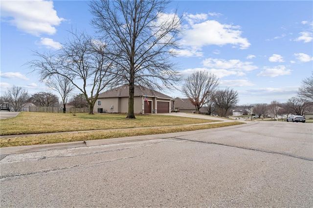 13 Timber Creek Circle, Platte City, MO 64079