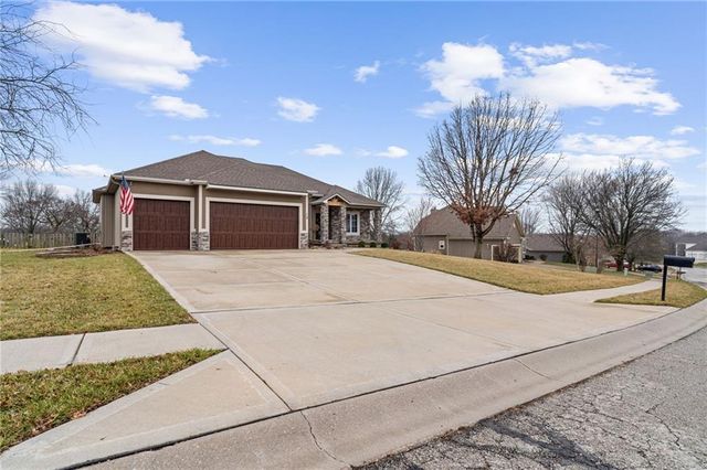 13 Timber Creek Circle, Platte City, MO 64079