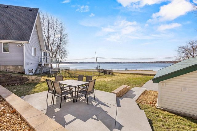 W9384 Ripley Road, Cambridge, WI 53523