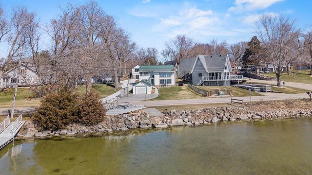 W9384 Ripley Road, Cambridge, WI 53523