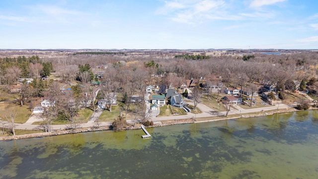 W9384 Ripley Road, Cambridge, WI 53523