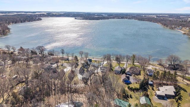 W9384 Ripley Road, Cambridge, WI 53523