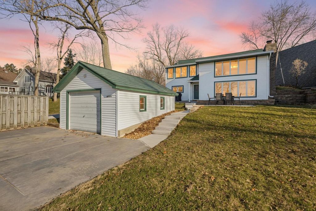 W9384 Ripley Road, Cambridge, WI 53523