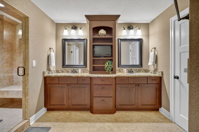 14308 Hickory Drive, Urbandale, IA 50323