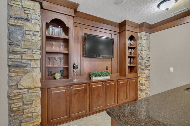 14308 Hickory Drive, Urbandale, IA 50323