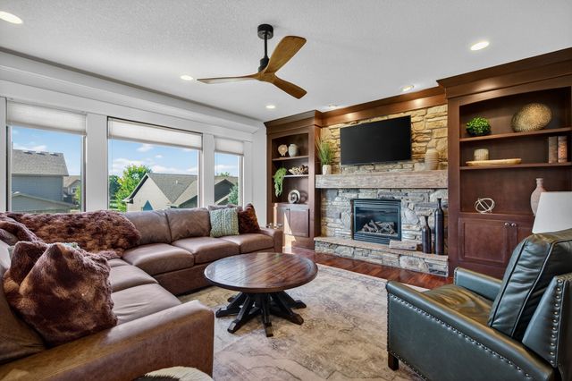 14308 Hickory Drive, Urbandale, IA 50323