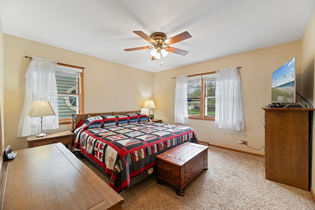 1129 Osterman Avenue, Deerfield, IL 60015