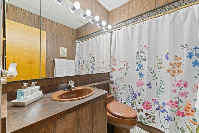 1129 Osterman Avenue, Deerfield, IL 60015