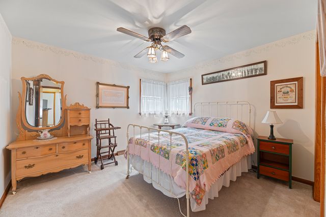 1129 Osterman Avenue, Deerfield, IL 60015