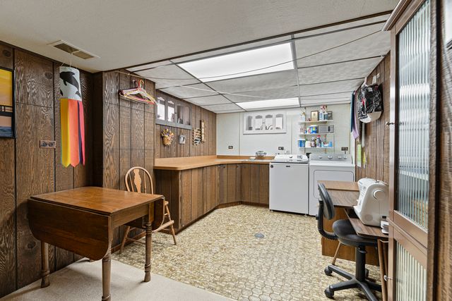 1129 Osterman Avenue, Deerfield, IL 60015