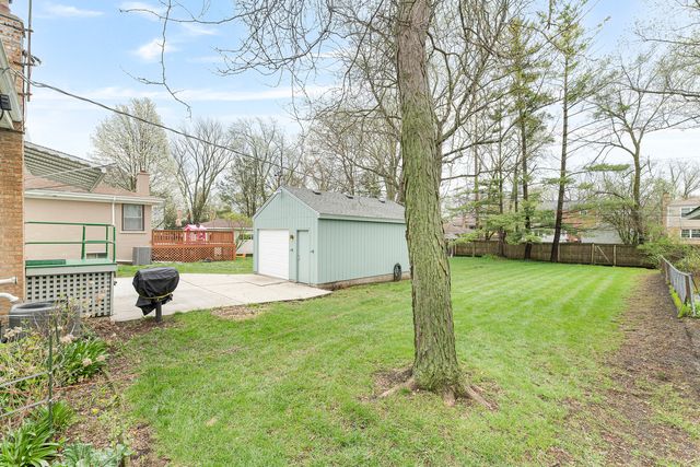 1129 Osterman Avenue, Deerfield, IL 60015