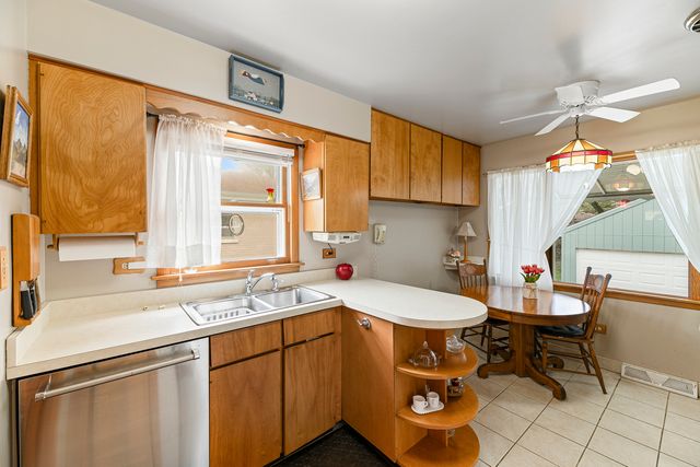 1129 Osterman Avenue, Deerfield, IL 60015