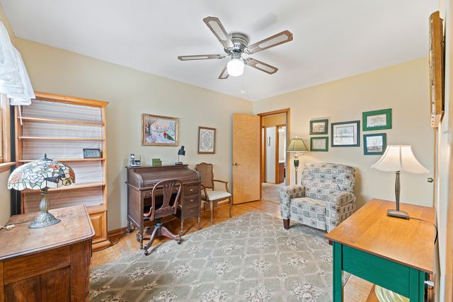 1129 Osterman Avenue, Deerfield, IL 60015