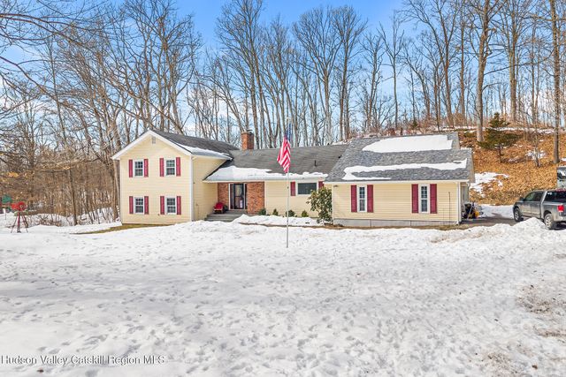 21 Straub Drive, Pleasant Valley, NY 12569