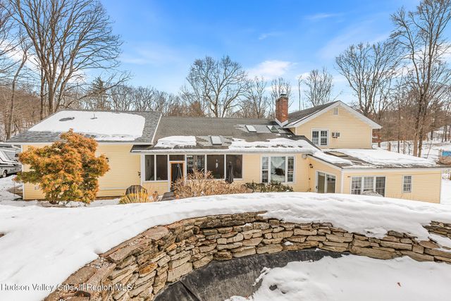 21 Straub Drive, Pleasant Valley, NY 12569