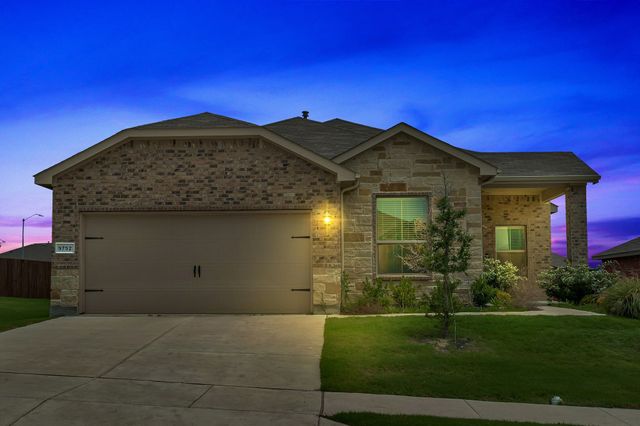 9752 New Bern Drive, Fort Worth, TX 76108