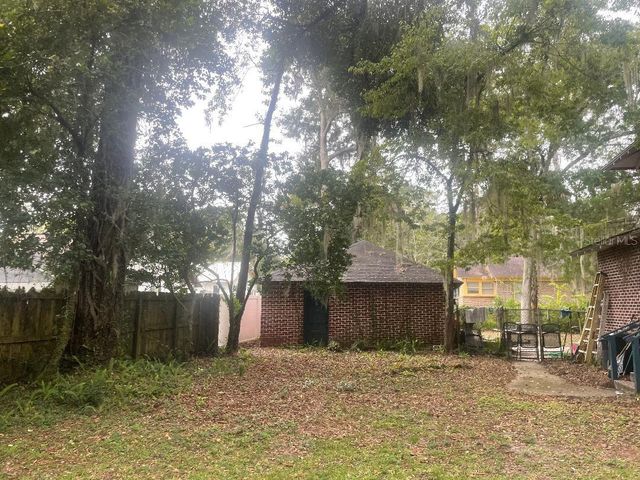 635 NE 9TH AVENUE, Gainesville, FL 32601