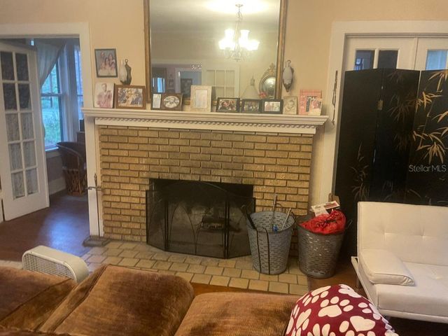 635 NE 9TH AVENUE, Gainesville, FL 32601