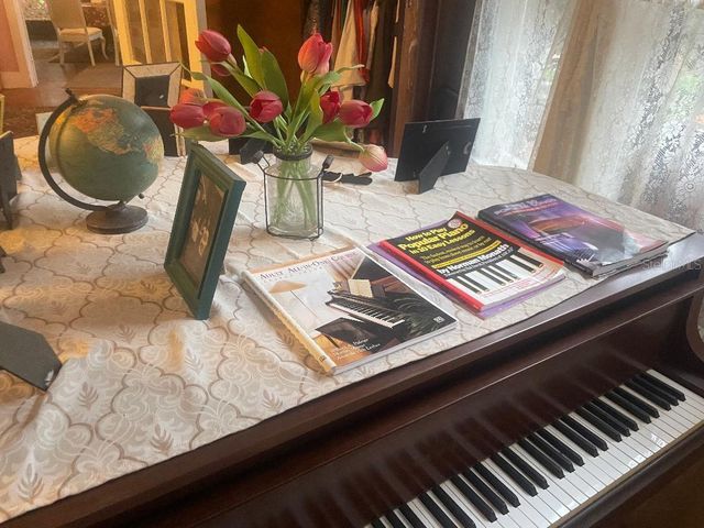 635 NE 9TH AVENUE, Gainesville, FL 32601