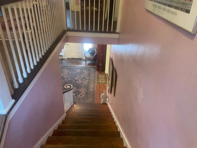 635 NE 9TH AVENUE, Gainesville, FL 32601