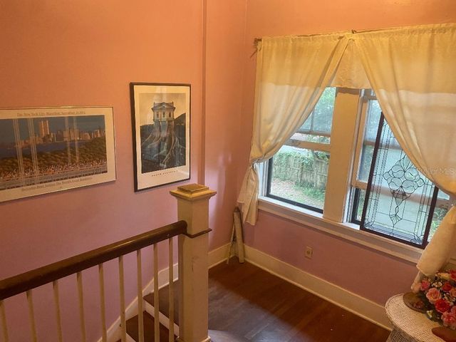 635 NE 9TH AVENUE, Gainesville, FL 32601