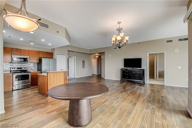 8255 Las Vegas Boulevard 1322, Las Vegas, NV 89123