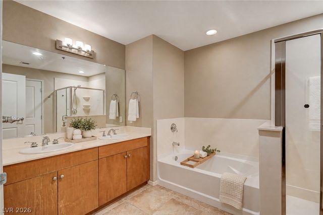 8255 Las Vegas Boulevard 1322, Las Vegas, NV 89123