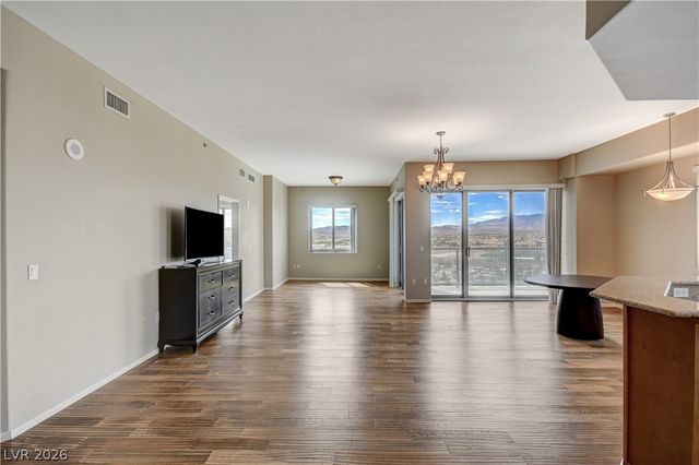 8255 Las Vegas Boulevard 1322, Las Vegas, NV 89123