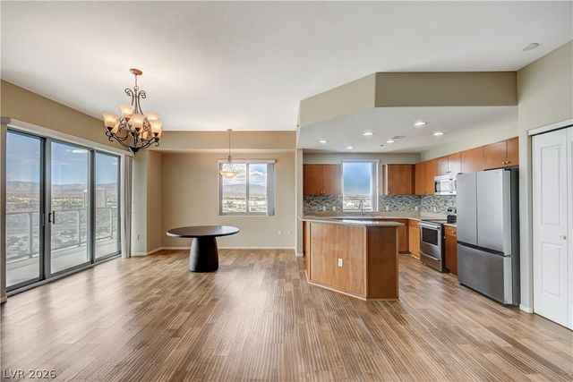 8255 Las Vegas Boulevard 1322, Las Vegas, NV 89123