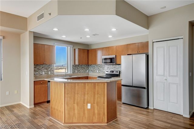 8255 Las Vegas Boulevard 1322, Las Vegas, NV 89123