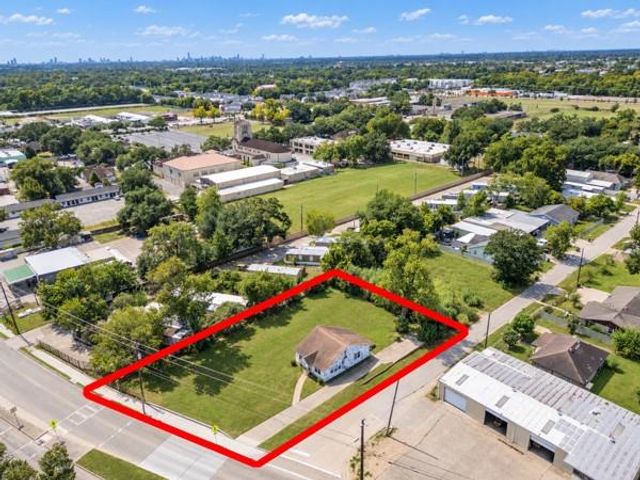 7713 Airline Drive, Houston, TX 77037
