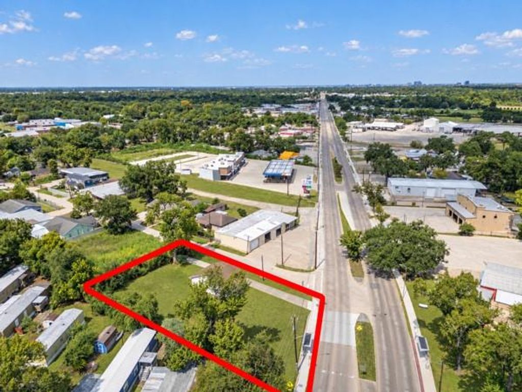 7713 Airline Drive, Houston, TX 77037