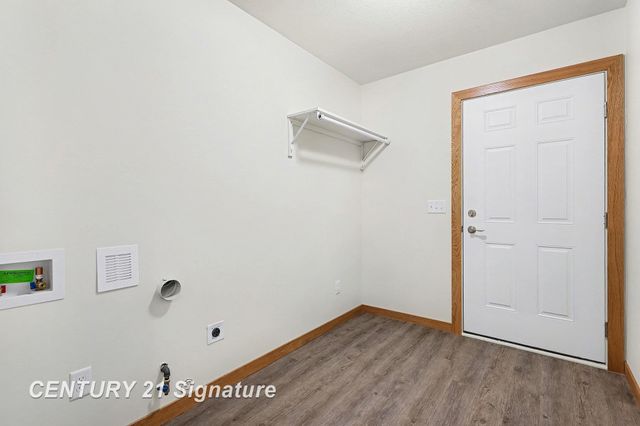 8487 N River Rock Drive, Freeland, MI 48623