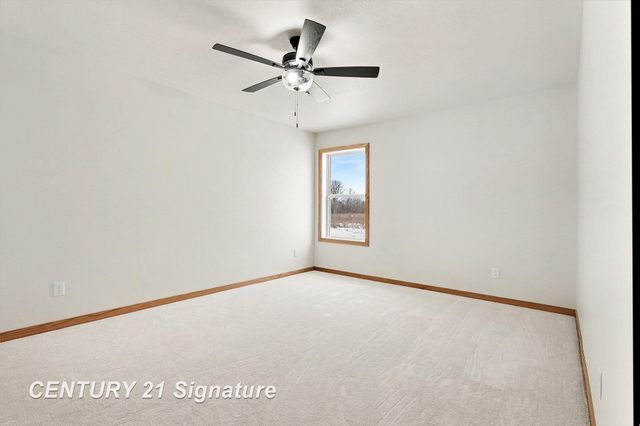 8487 N River Rock Drive, Freeland, MI 48623