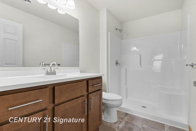 8487 N River Rock Drive, Freeland, MI 48623