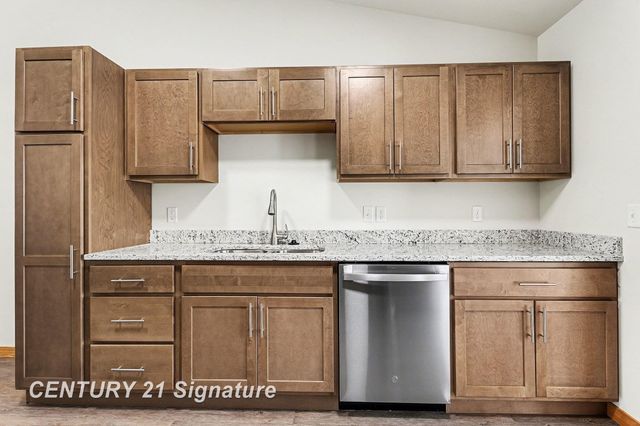 8487 N River Rock Drive, Freeland, MI 48623