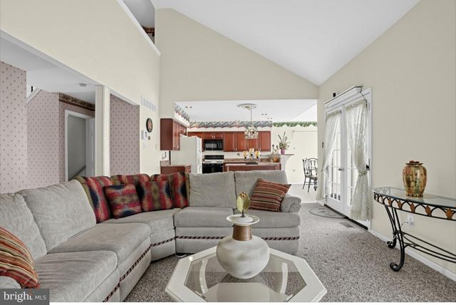 1406 BENTLEY DR, Warrington, PA 18976