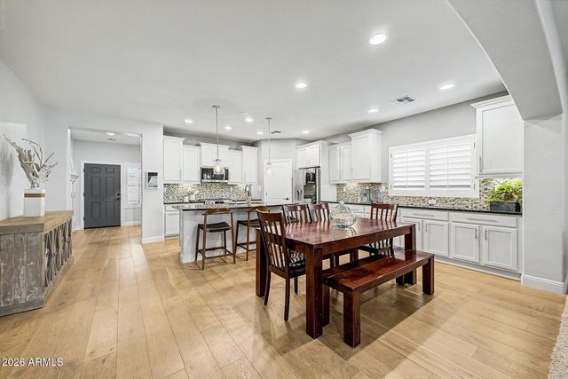 10781 W SADDLEHORN Road, Peoria, AZ 85383