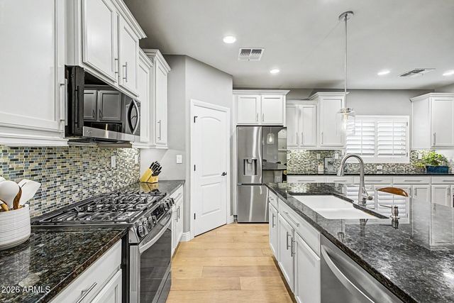 10781 W SADDLEHORN Road, Peoria, AZ 85383